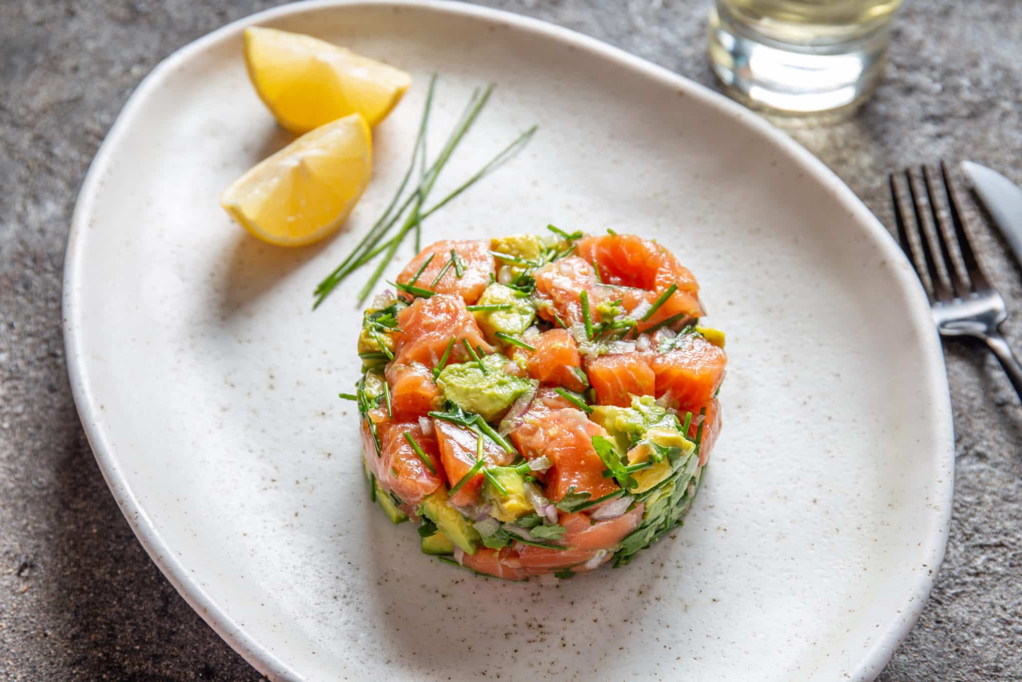 tartar de salmón con aguacate