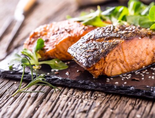 SALMÃO COM ZAATAR, CENOURA, FUNCHO, ERVA-DOCE E AMÊNDOAS