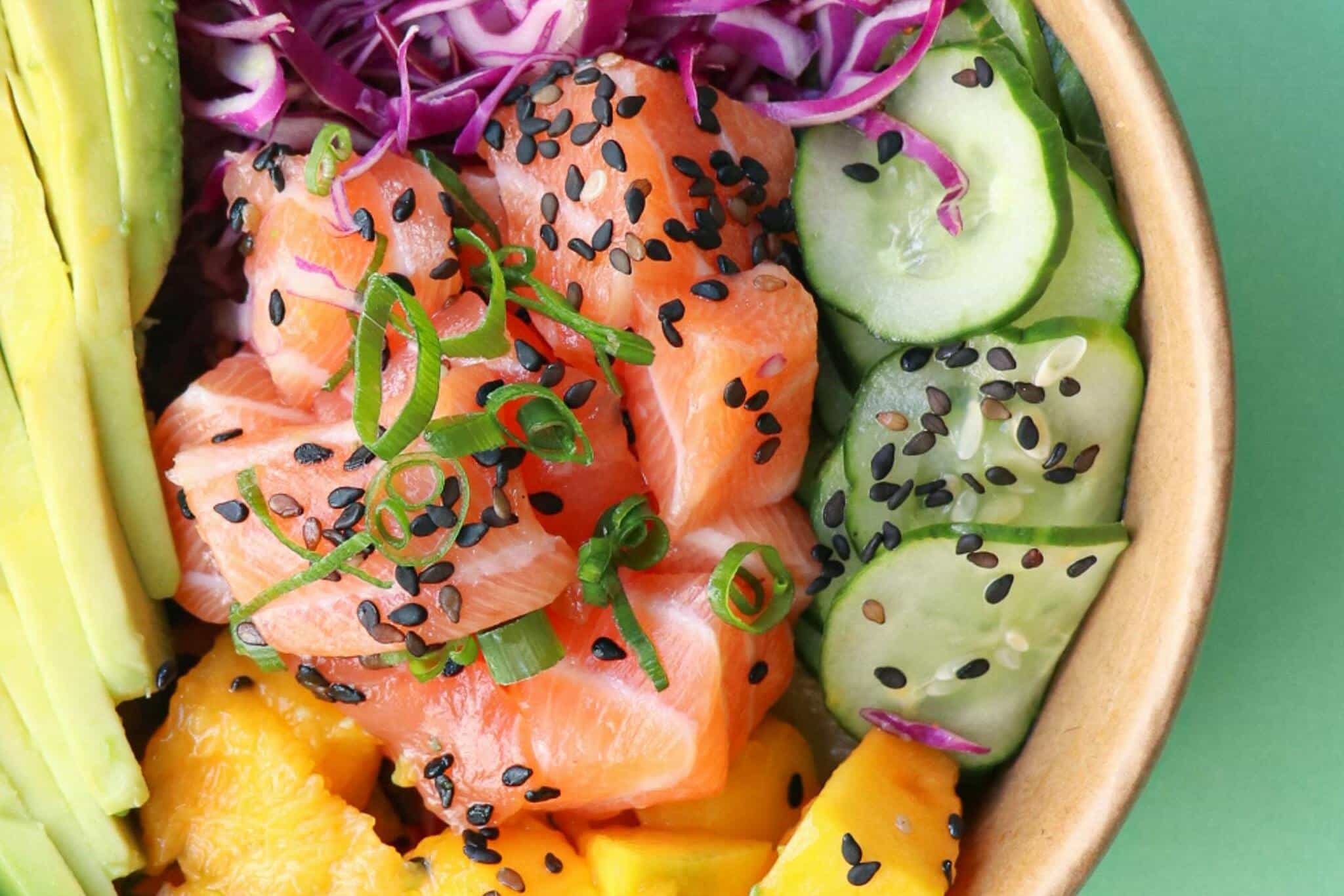 Como preparar poke de salmón